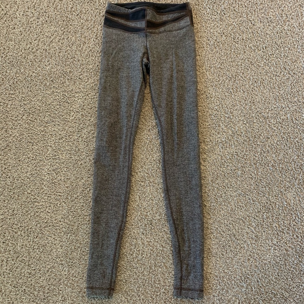Low waist lululemon leggings size 4
